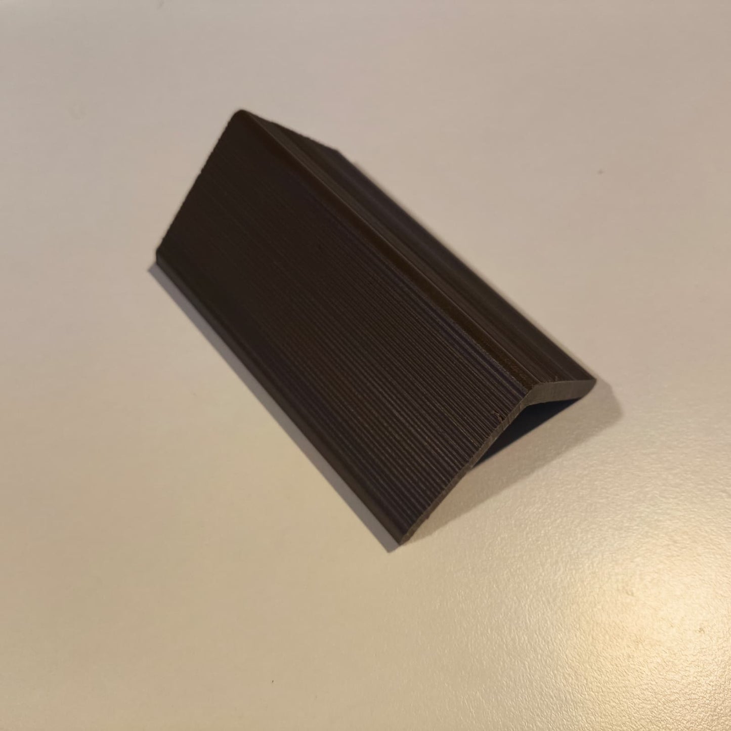 Profili angolari a L Sundeck WPC, lunghezza 2200 x 50 x 50 mm, da esterni (su pallet a perdere)