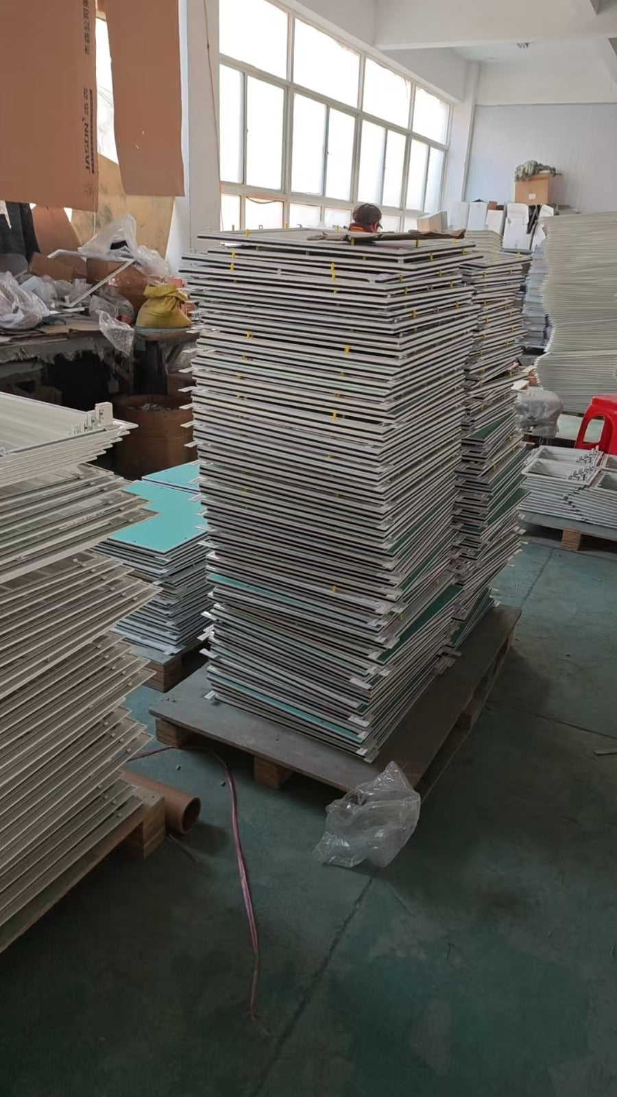 EA4040ALUWH Formato 400x400 mm botola d’ispezione con telaio in alluminio e guarnizione, con sportello in cartongesso