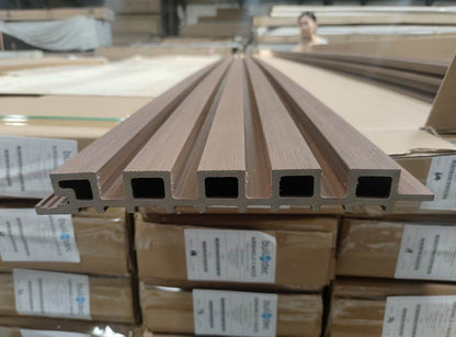 Rivestimento murale per esterni in WPC AIRSHIELD 5 Noce misure 3000 x 219 x 26 mm Confezione: 1 scatola = 3 pezzi = 1,8 m²