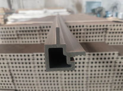 Angolo esterno M/F per rivestimento murale composito in WPC AIRSHIELD Noce, misure 3000 x 50 x 50 mm, scatola da 2 pezzi