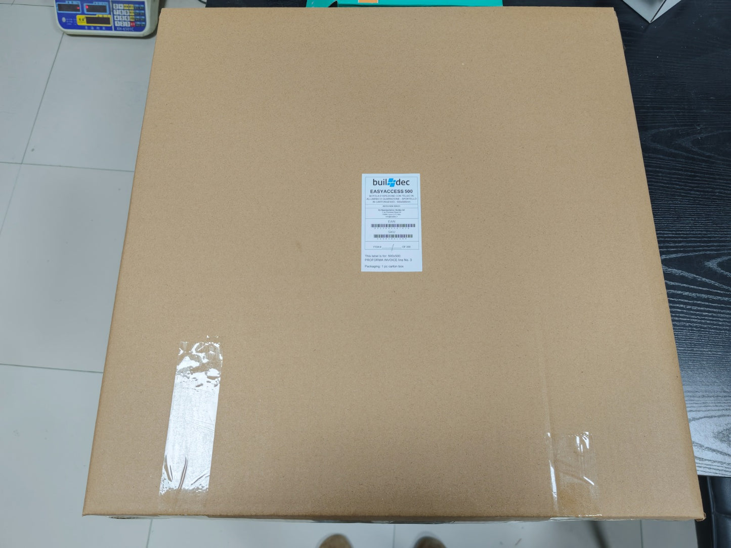 EA4040ALUWH  Formato 400x400 mm botola d’ispezione con telaio in alluminio e guarnizione, con sportello in cartongesso
